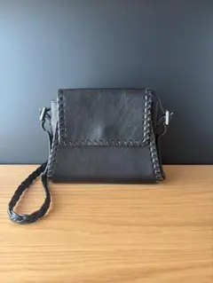 Ameri VINTAGE 黒レザーショルダーバッグ 編み込みストラップのサムネイル