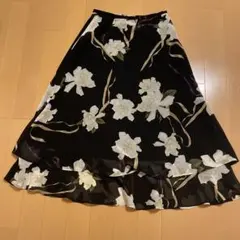 お値下げ‼︎INGEBORG 花柄 フレアスカート 黒
