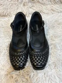 극미품 페달라 펌프스 스트랩 블랙 그레이 메쉬 23cm 2E