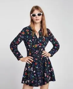 【美品】ザラ　フラワープリント　切替　スキッパーフレアブラウス　Aライン　S