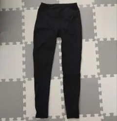 【UNIQLO】エアリズム UVカットレギンス　ヨガパンツ　黒 10分丈　М
