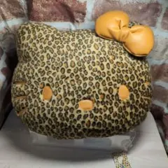 ハローキティ ヒョウ柄クッション
