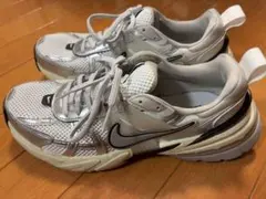 NIKE V2K RUN スニーカー