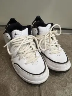 ナイキ ジョーダン キッズスニーカー 17.5cm ホワイト×ブラック 室内使用