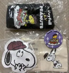 スヌーピー　ジョイフル　カプセルトイ　缶バッジ　ウッドストック　ダイカットポーチ