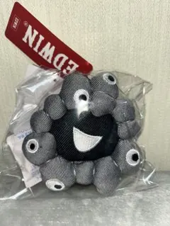 ミャクミャク　エドウィン　キーホルダー　ぬいぐるみ