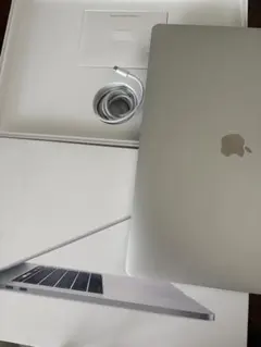 MacBook Pro 2019 15インチ 16GB 512GB ジャンクのサムネイル