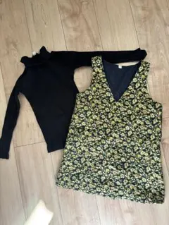 花柄Vネックワンピースと黒インナーセット