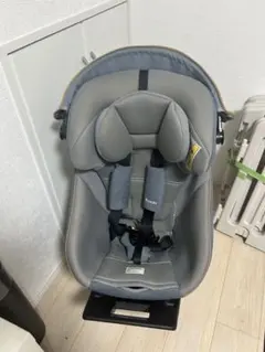 combi 回転式チャイルドシート グレー