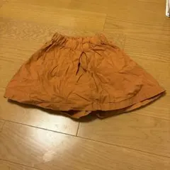 オレンジ色のズボンのサムネイル