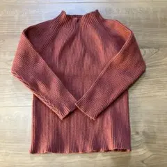 赤茶色リブ編みハイネックセーター