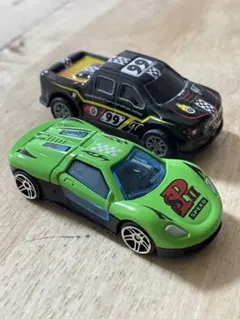 【新品未使用】ミニカー 2台セット