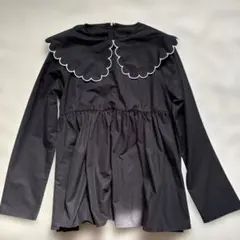 Fit more スカラップカラー長袖トップス ブラックのサムネイル