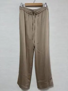 PLST プラステ　サテンイージーストレートパンツ　Mサイズ ベージュ