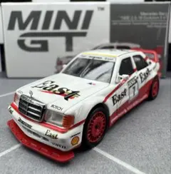 MINI GT Mercedes Benz 190E 2.5-16のサムネイル
