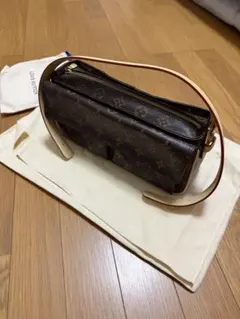LOUIS VUITTON モノグラム ショルダーバッグヴィバシテM Mのサムネイル