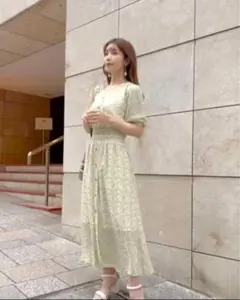 MICOAMERI 花柄シャーリングロングワンピース ウエストギャザー フリーのサムネイル
