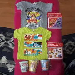 アンパンマンシャツ半袖シャツ2枚とサンドイッチケース２つメラミンコップ3つセット
