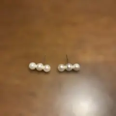 淡水パール　3連　ピアス　チタンポスト