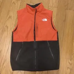 ノースフェイス NAJ71882・デナリ　フリースベスト 赤黒 150cm