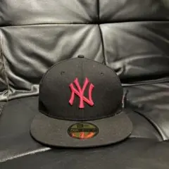 New Era 59FIFTY ブラック/ピンク キャップ