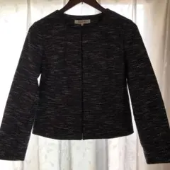 ノーカラージャケット　深いネービー色　スーツ