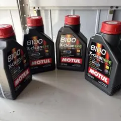 Motulエンジンオイル「8100 X-clean EFE 5W30」4本未使用のサムネイル