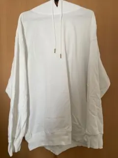 ホワイトオーバーサイズフード付きパーカー