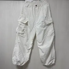 ホワイト カーゴパンツ ドローストリング付き
