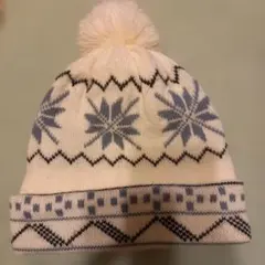 雪の結晶柄ニット帽 ポンポン付き