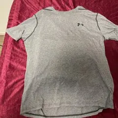 Under Armour グレー Tシャツ