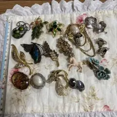 ♡昭和レトロ　ブローチ　アンティーク　5個セット ♡昭和レトロ ブローチ アンティーク 5個セット