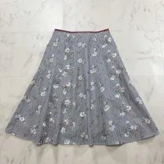 【美品】トッカ フレアスカート 刺繍 花柄 ストライプ Lサイズ グレーのサムネイル