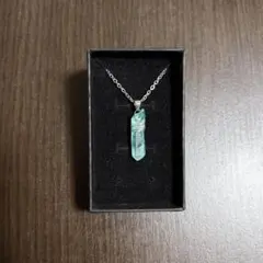 《 wing 》 ワイヤーペンダント 氷柱クリスタル 染色水晶 翼