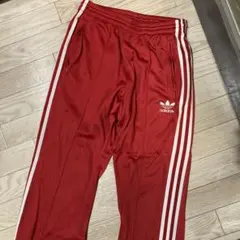 adidas レッド ジャージパンツ