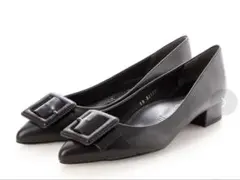 MODE ET JACOMO クラシックスクエアモチーフポインテッドパンプスのサムネイル