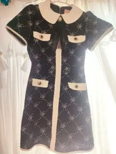 swankiss ビジュー 総柄 即完売品 ワンピース 地雷のサムネイル