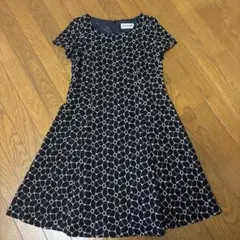 ホコモモラ　花柄刺繍 半袖 Aライン ワンピース