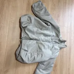 ベージュ ジップアップジャケット