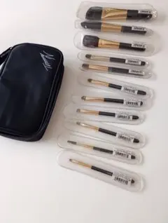 アルティザン＆アーティスト チークブラシ フェイスブラシ 新品