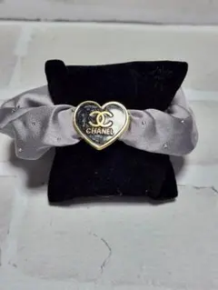 CHANEL シュシュ ノベルティ(ハートブラック)お値下げ不可m(*_ _)m