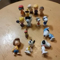 スヌーピーとチャーリーブラウンの 仲間達 13個