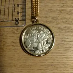 ミッキーマウス ゴールドネックレス