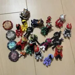 仮面ライダー　ウルトラマン　フィギュアセット
