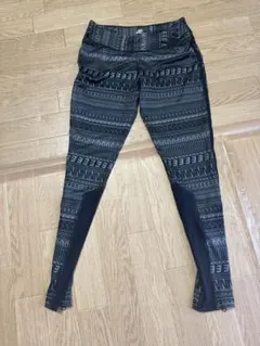 NIKE（ナイキ）ヨガパンツ 黒とグレー