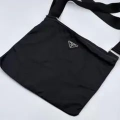美品PRADAナイロン定番ショルダーバッグサコッシュA4収納可