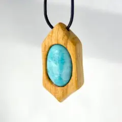 ”聖なる木”パロサント　ネックレス　＊＊　ラリマー・ワイルーロの実　５０４