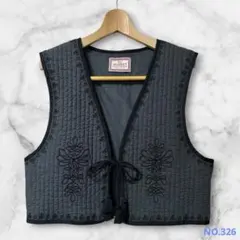 ￼coen コーエン MARKET(マーケット)配色刺繍 キルティングベスト 黒のサムネイル