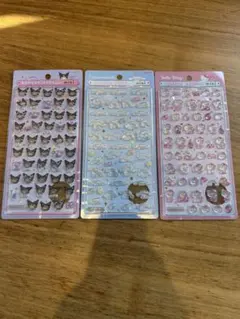 シナモンロール　キティ　クロミ　ボンボンドロップシールミニ3点