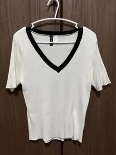 H&M DIVIDED 半袖 リブ トップス Vネック Mのサムネイル